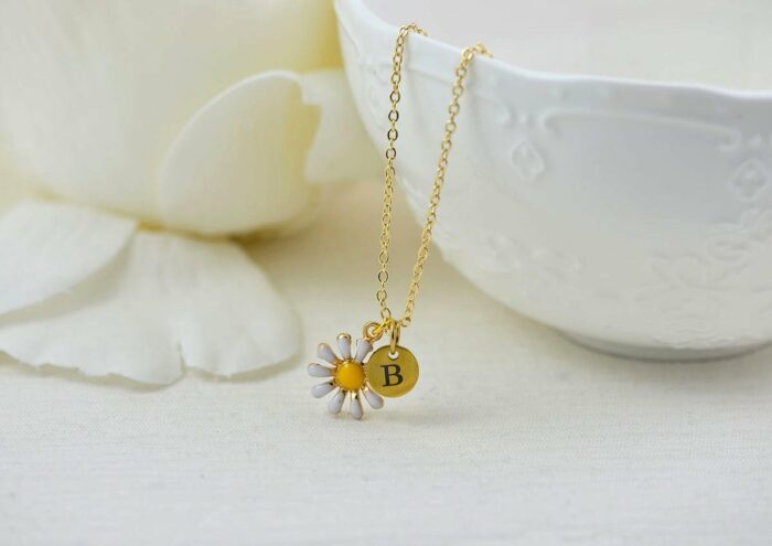 Dainty Daisy Initials Necklace, Gold Personalised Daisy Floral Name Necklace, Gift for Her, Bridesmaids Engraved Initial Drop Necklace