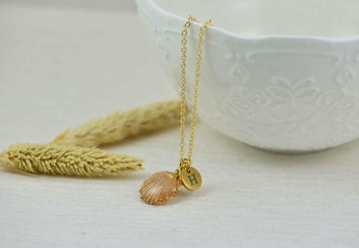 Dainty Initials Charm Seashell Necklace, Gold Personalised Everyday Name Necklace, Gift for Her, Bridesmaids Engraved Initial Drop Necklace