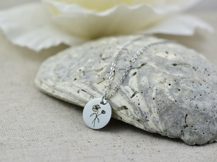 Engraved Flower Round Necklace