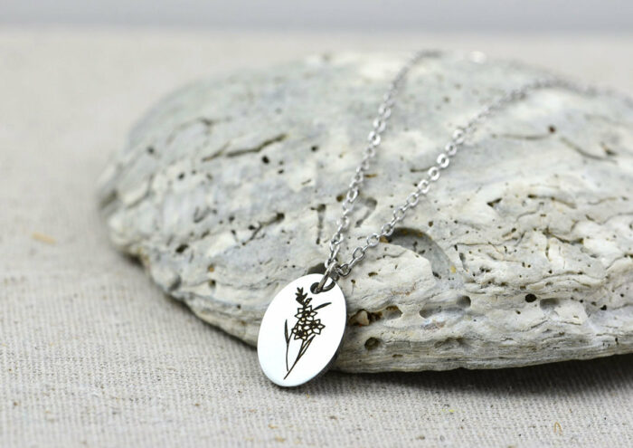 Personalised Engraved Flower Necklace, Oval Charm Flower Custom Necklace, Minimalist Flower Charm Necklace, Mothers Day Gift Women Jewellery