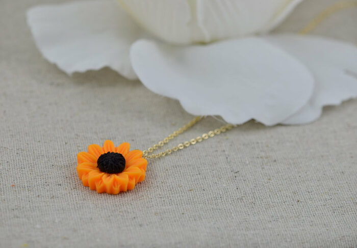 Sunflower personalised Name Necklace, Engraved Charm Necklace, Bridesmaids Wedding Engraved Initial Necklace, Sunflower Pendant Jewellery